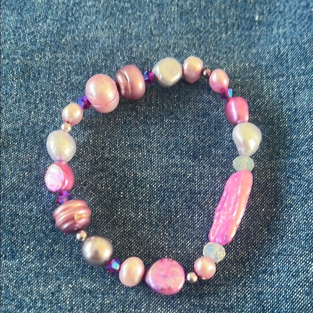 Freshwater Pearl Stretch Bracelet w Swarovski Crystals